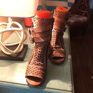 Freebird Teresa Sandal